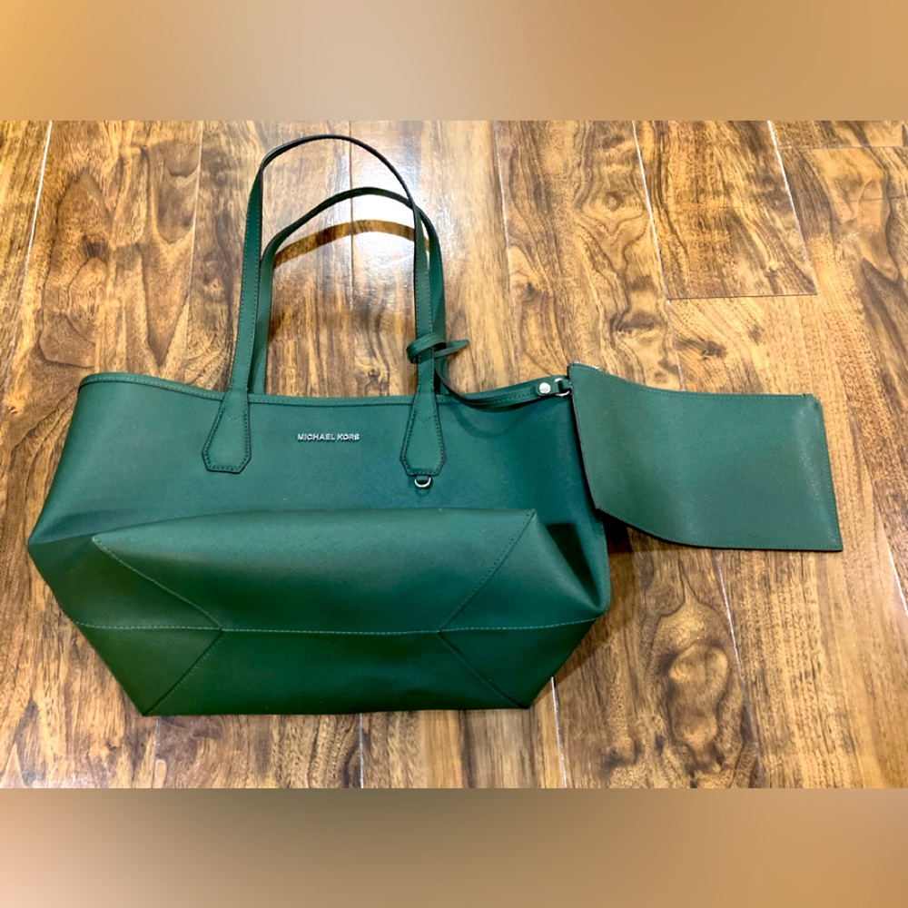 Michael Kors Reversible Tote with clutch - Green Moss / Navy Blue